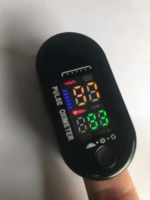 CE Unique LED Medical Fingertip Pulse Oximeter Accurate SpO2 Machine